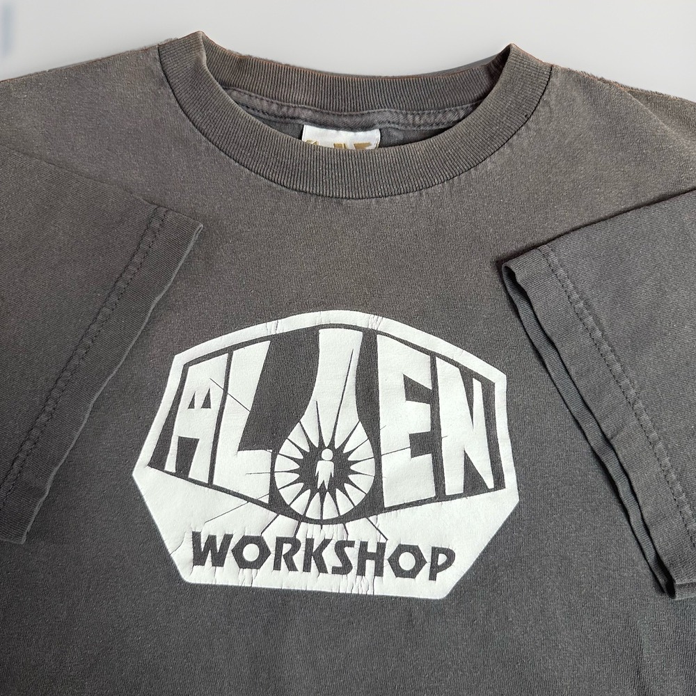 Vintage Alien Workshop T-Shirt Mens Medium Gray Logo Fader Made USA Skateboard